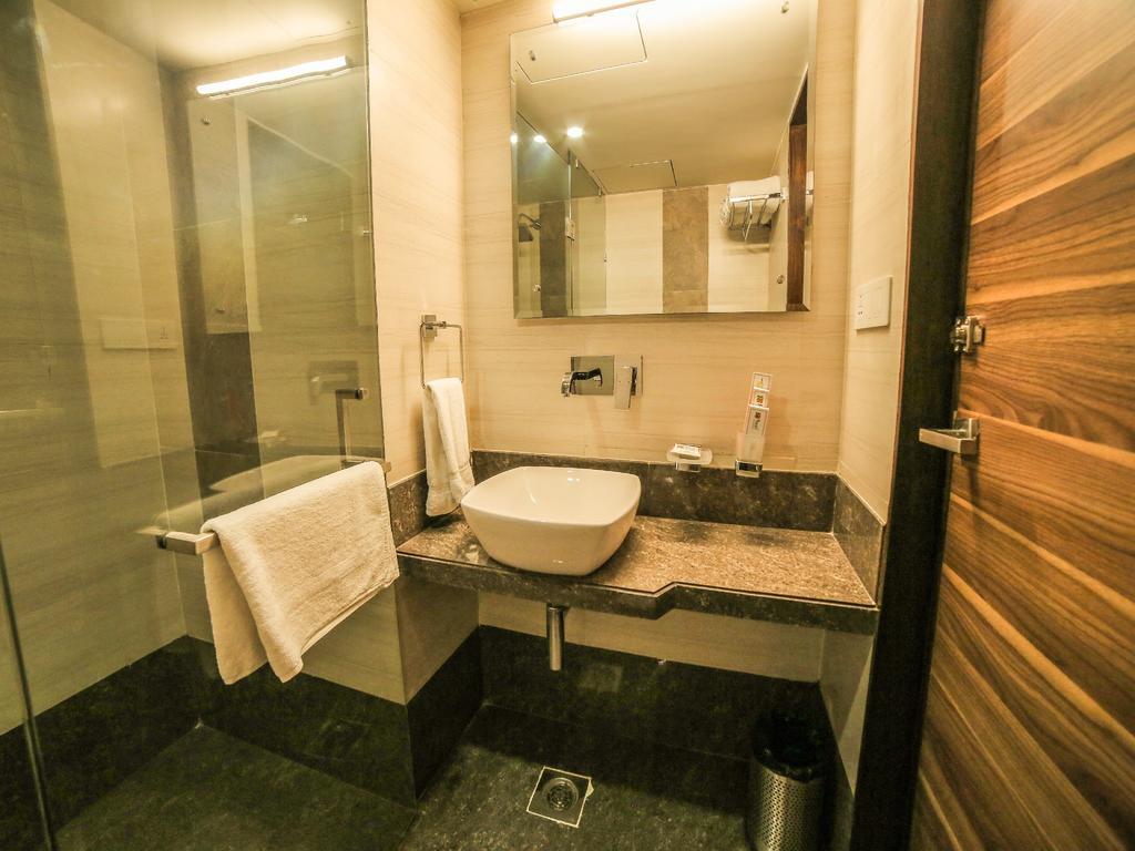 Hotel The Basil Park Bhavnagar Zimmer foto