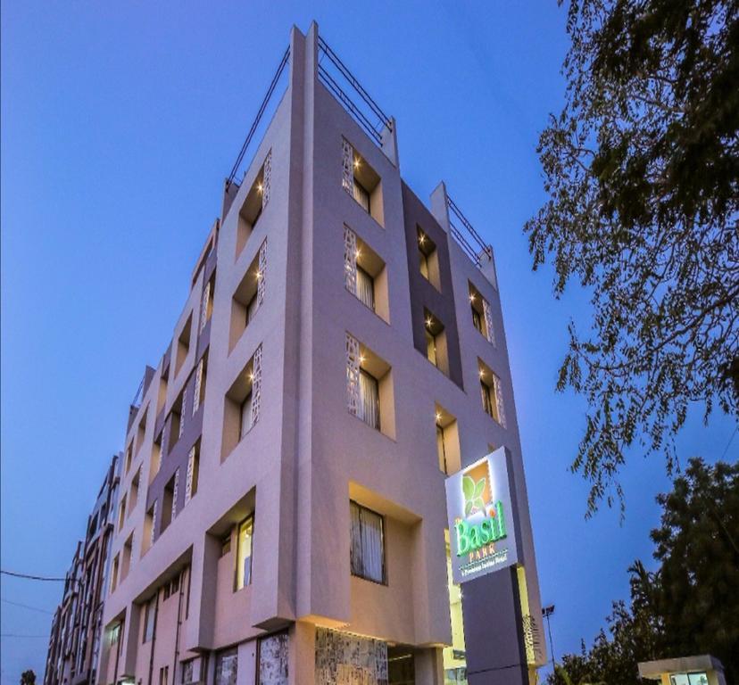 Hotel The Basil Park Bhavnagar Exterior foto